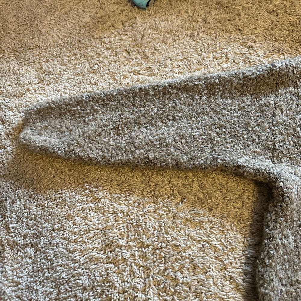 Universal Thread Sweater Size Medium - image 5
